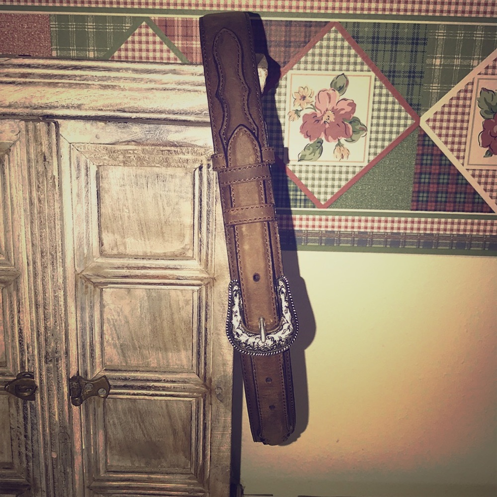Western style leather belt.
